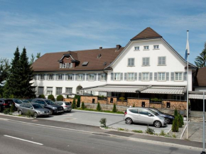 Гостиница Hotel & Gasthaus Die Perle  Перлен